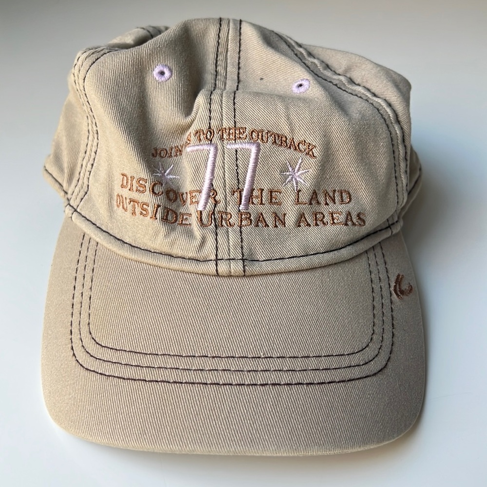 CAMEL ACTIVE hat